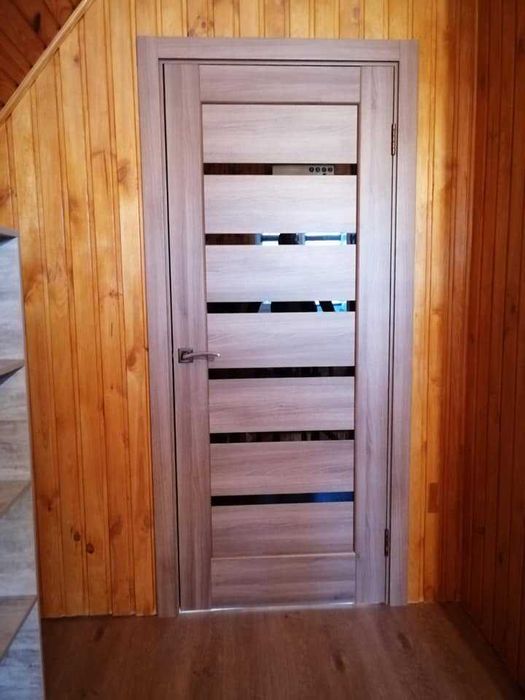 Продам двері. Міжкімнатні, металопластикові, вхідні.