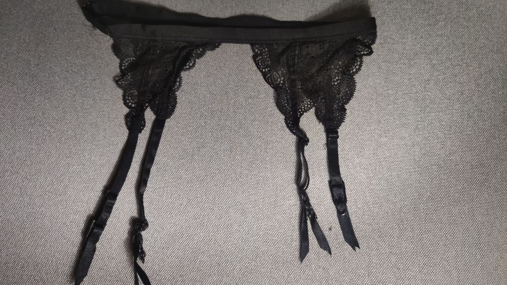 Пояс до паншохів.