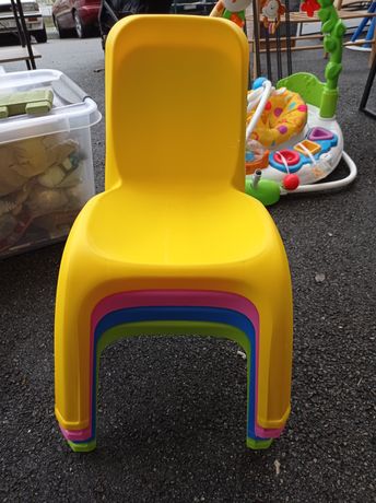 Детские стульчики цветные