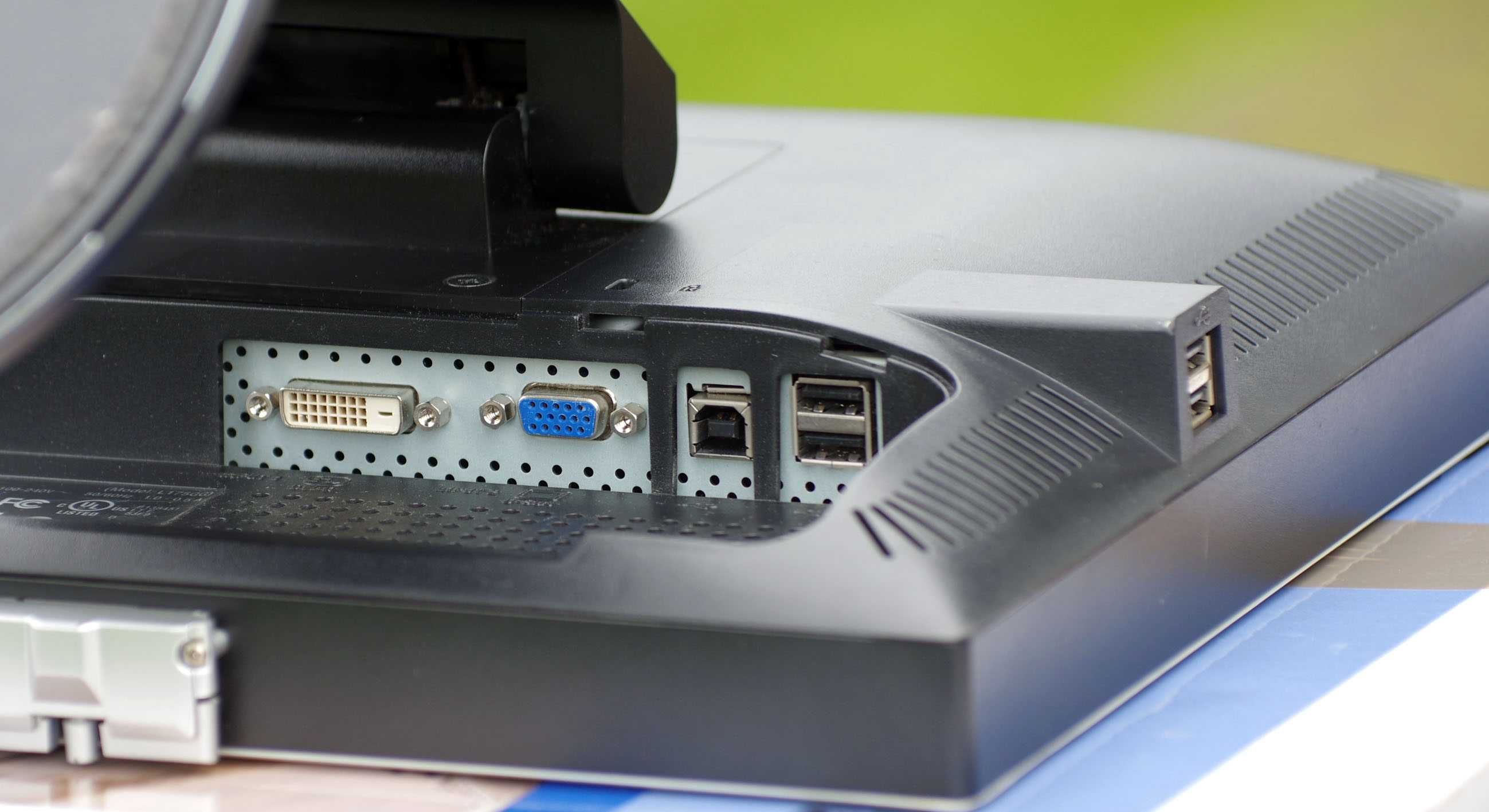 NEC 70 GX2 Pro - monitor