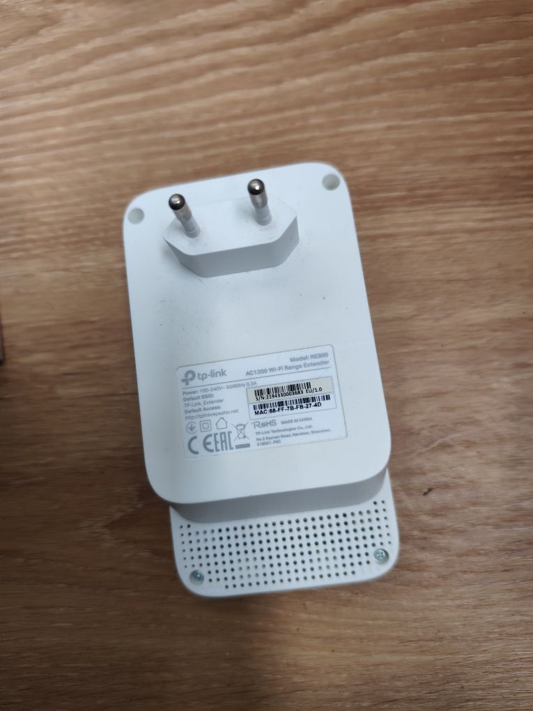 Mesh wi fi range extender RE300 to link