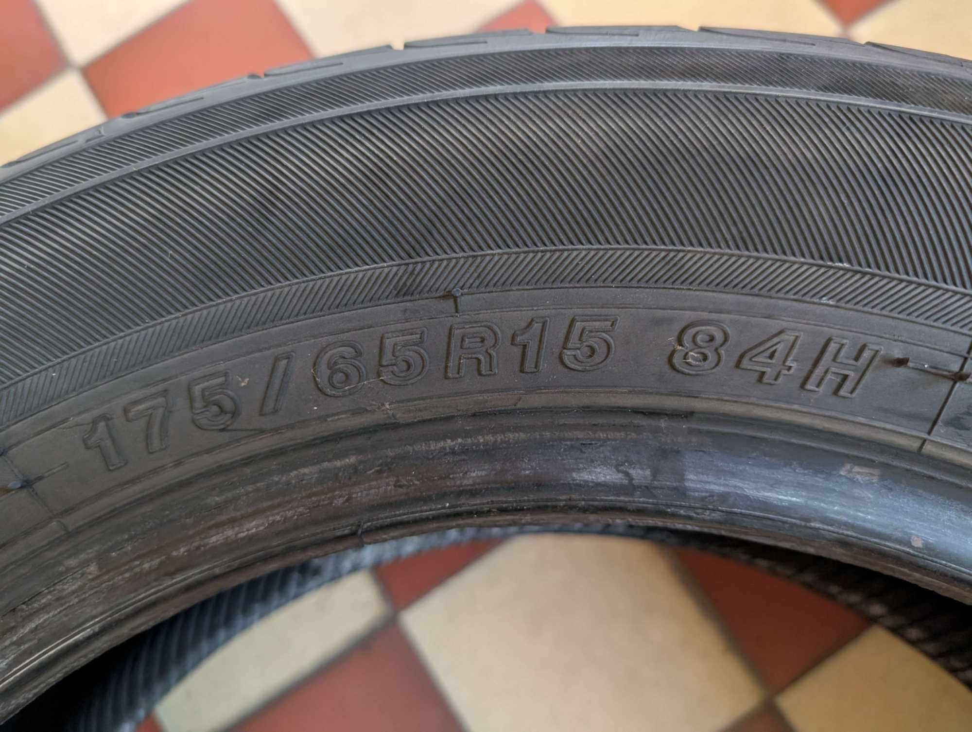 Yokohama BluEarth 175/65R15 84H #438&