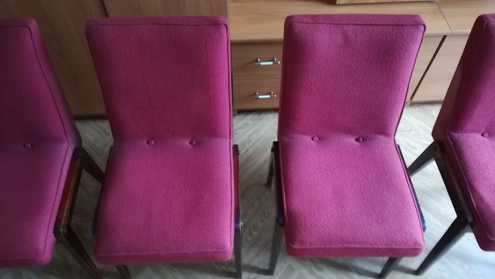 Krzesła AGA  PRL czerwona tapicerka
