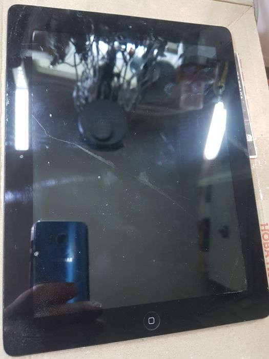 Планшет ipad a1396 тріщина