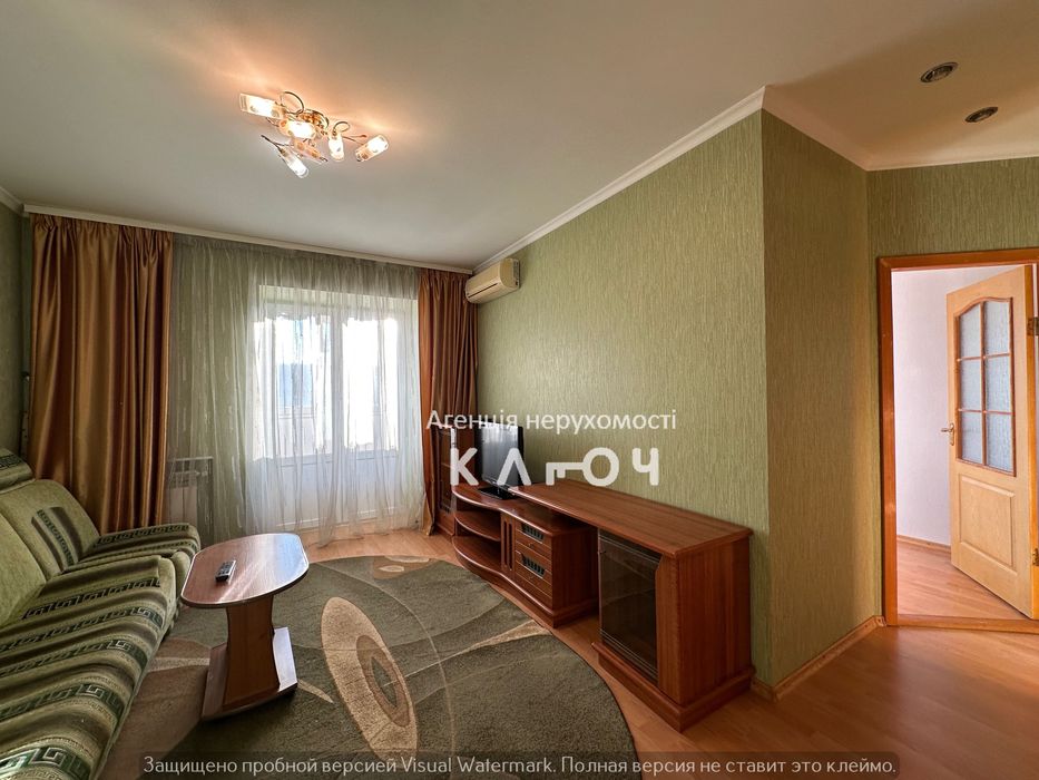 Продаж 2к квартири в ЦЕНТРІ! Меблі та техніка!