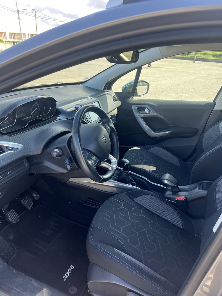 Peugeot 2008 1.2 PureTech Style