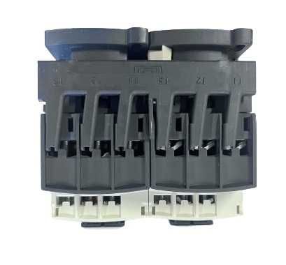 Stycznik nawrotny LC2D25B7, 3bieg-3NO, 25A, 11kW w AC-3, 24V 50/60 Hz