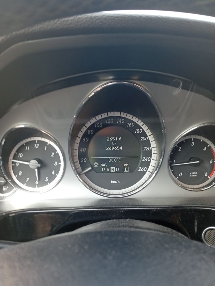 Mercedes e220 do ano 2011
