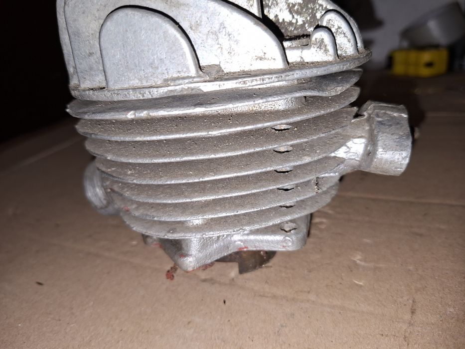 Oryginalny zestaw cylinder+głowica silnika romet motorynka 025 komar