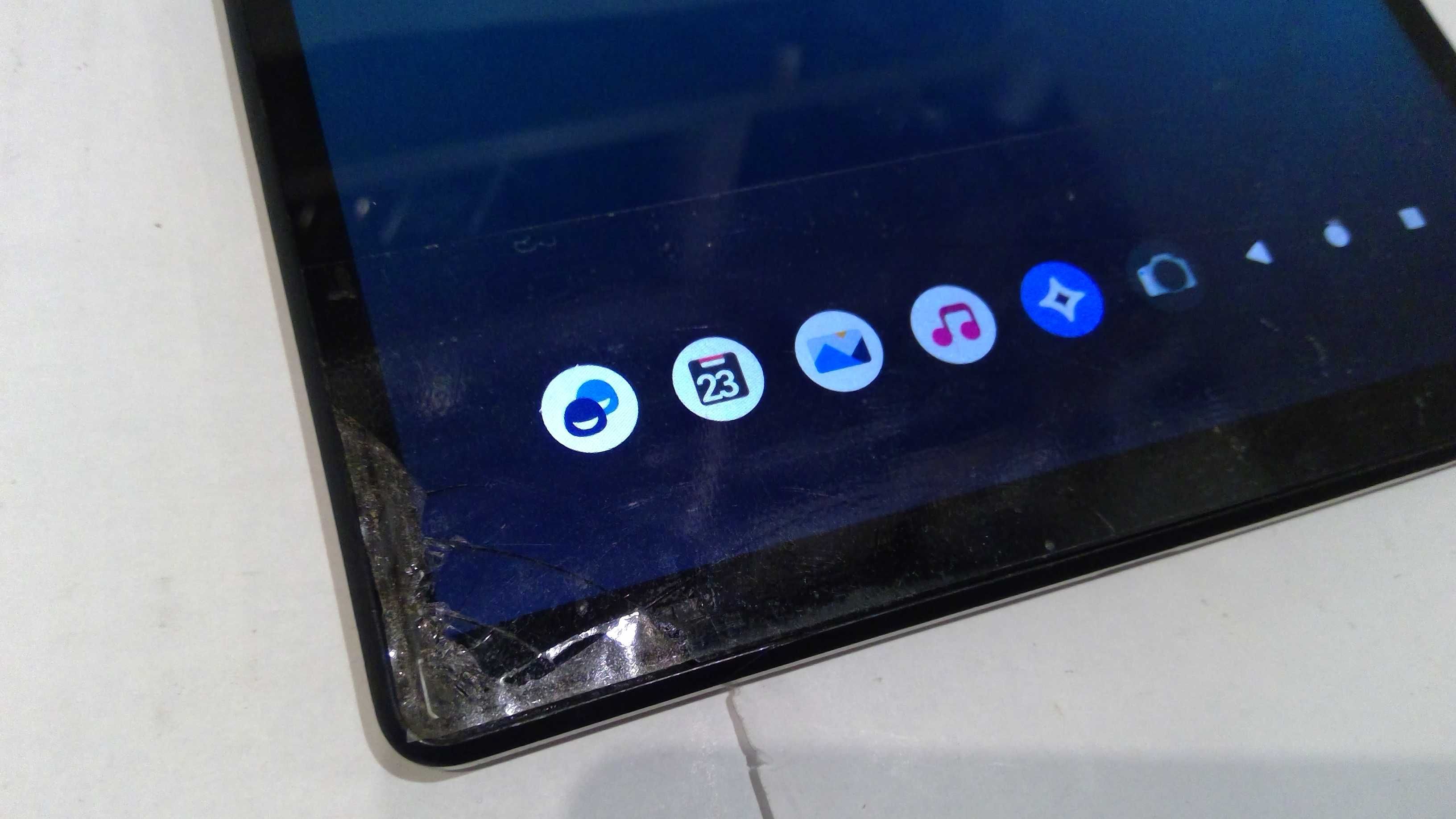 Tablet Lenovo model nieznany jakiś z serii M10 nr1680