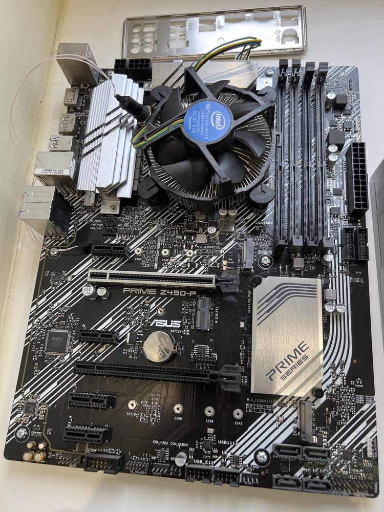 Материнская плата Asus z 490+celerong5905