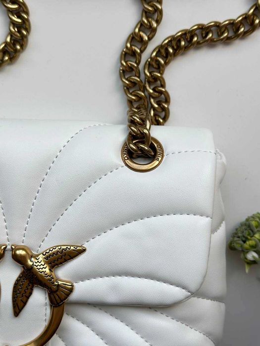 Біла сумка Pinko , білий пуф Pinko