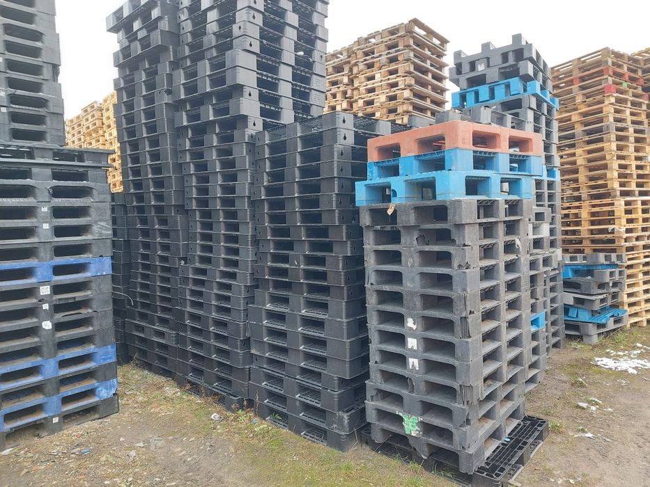 Palety plastikowe duża ilość używane różne wymiary pełne i kratowane