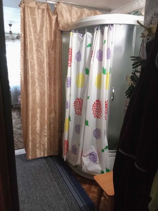 Кімната в гуртожитку з власною душевою кабіною(Зарічанська)*REX