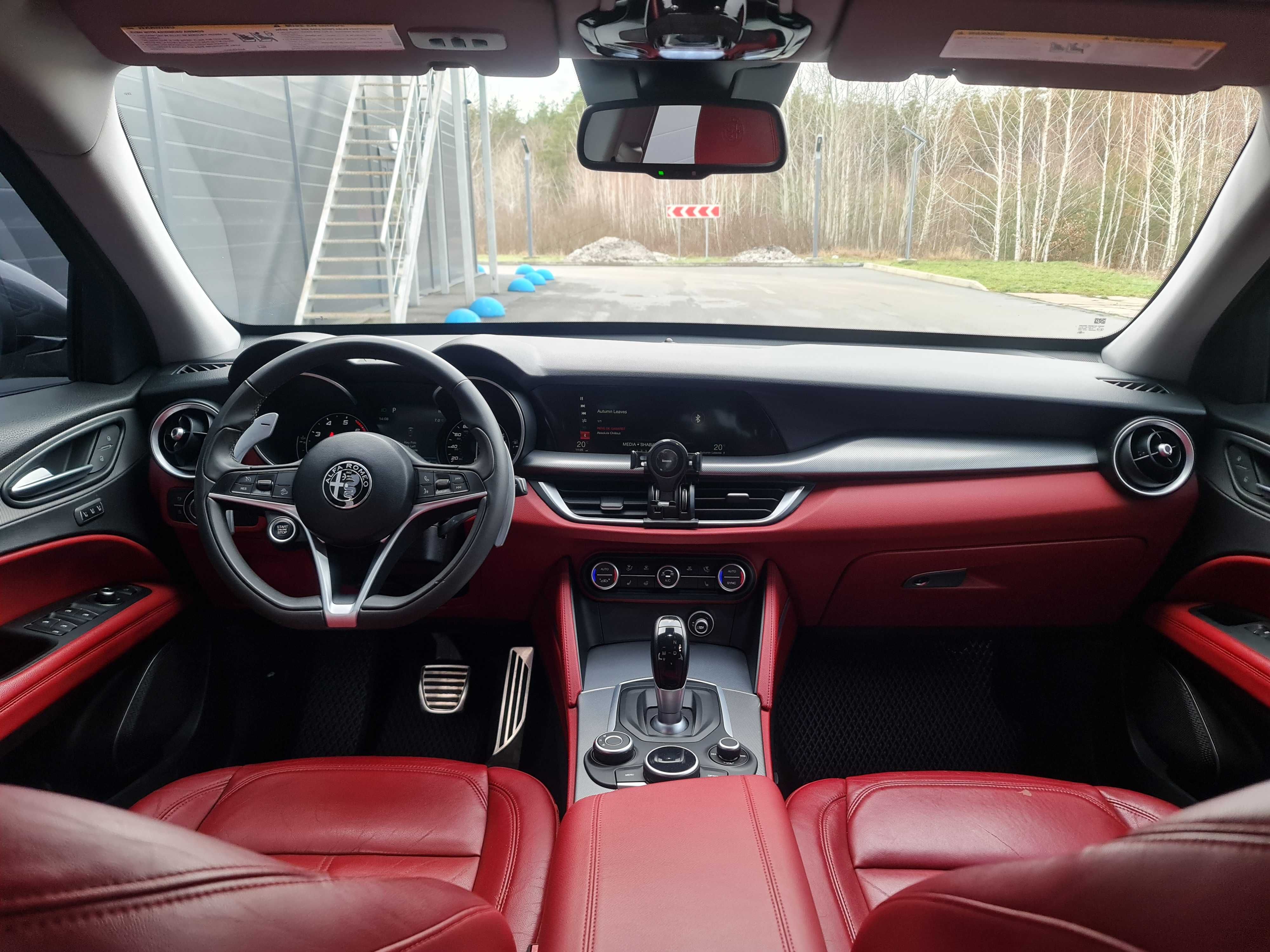 Салон Alfa Romeo Stelvio Сидіння Карти Тунель Декор Кнопки