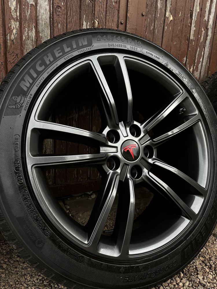 Felgi 19 5x120 Tesla S Idealne *Tpms *Michelin *Idealne