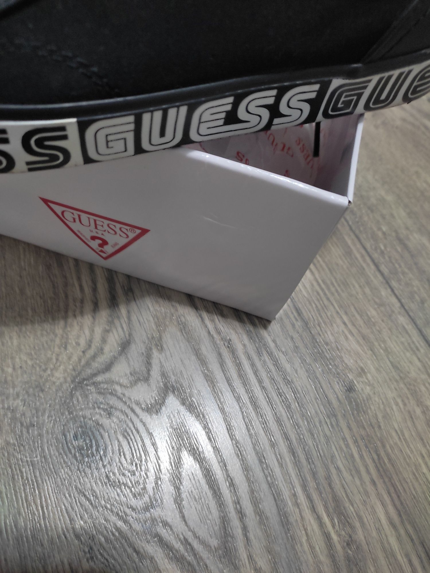 Modne trampki GUESS
