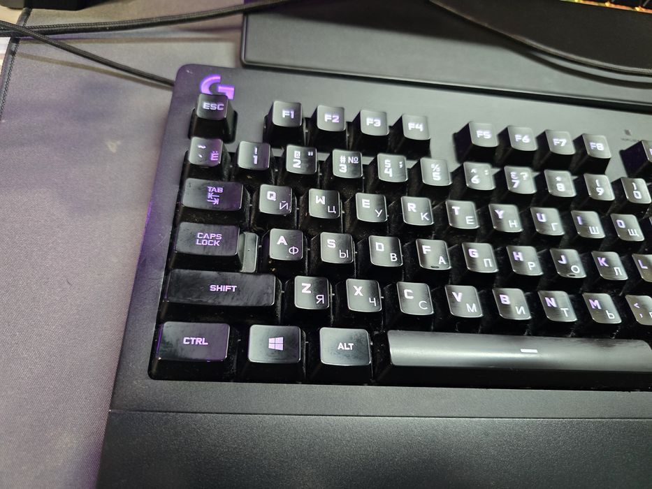 Клавіатура Logitech Prodigy g213 + Hyperx Pulsefire Surge мишка