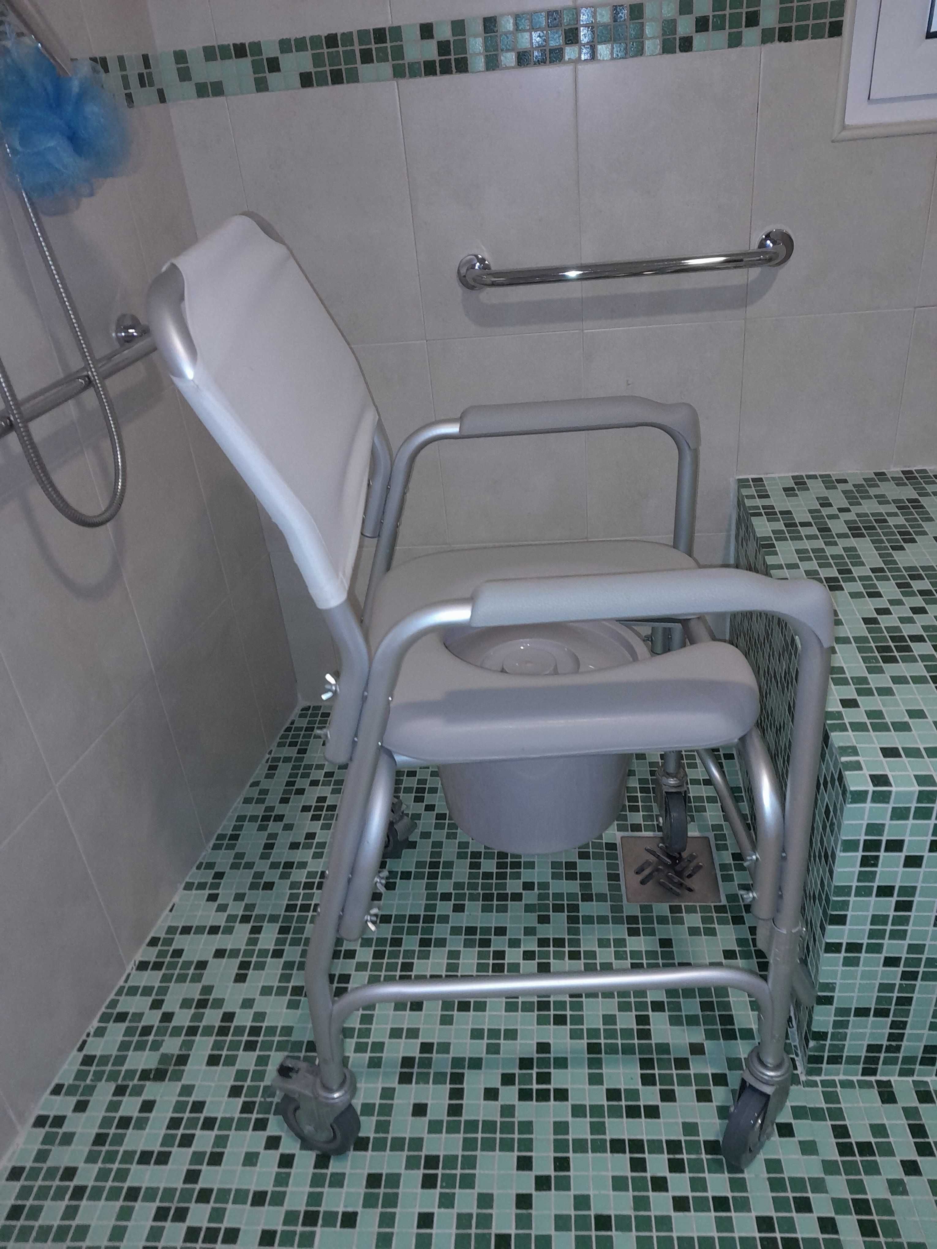 Cadeira Sanitária - Banho