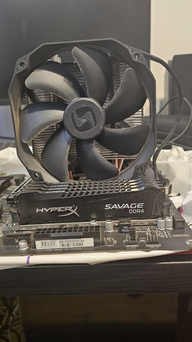 Procesor intel i7 9700k + Gigabyte z390 +32 GB RAM + Fortis 3