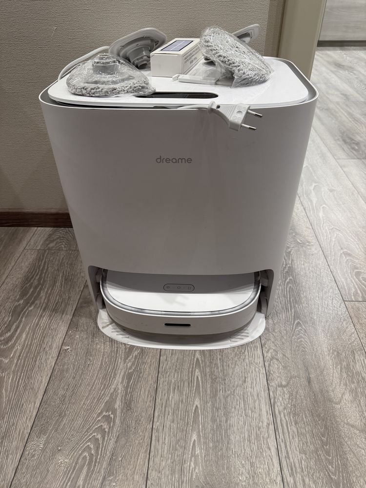 Робот-пилосос Dreame Bot W10