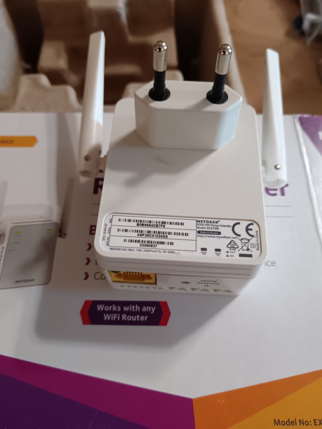 Wzmacniacz sygnału WIFI Netgear ex2700