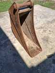 Łyżka do koparki 24cm.środek.