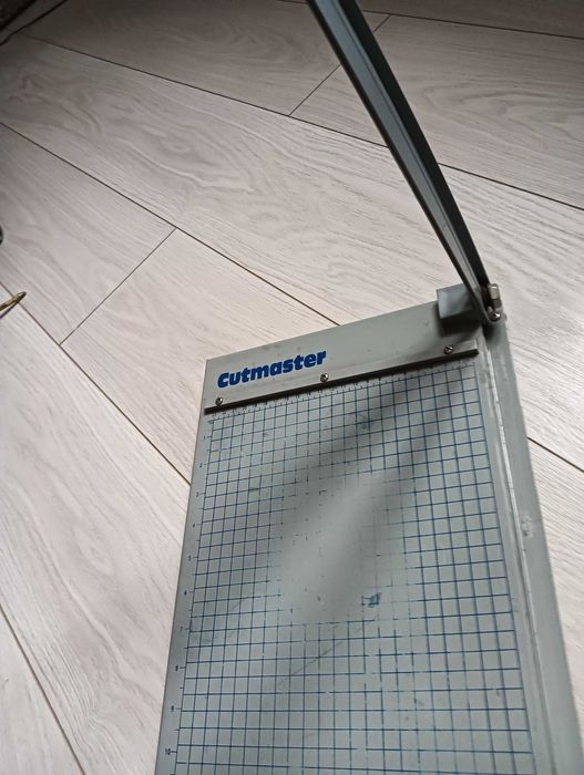 Stara obcinarka/ gilotyna