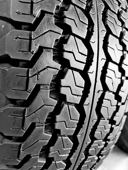 Шини Б/в 235.65.17 пара Goodyear