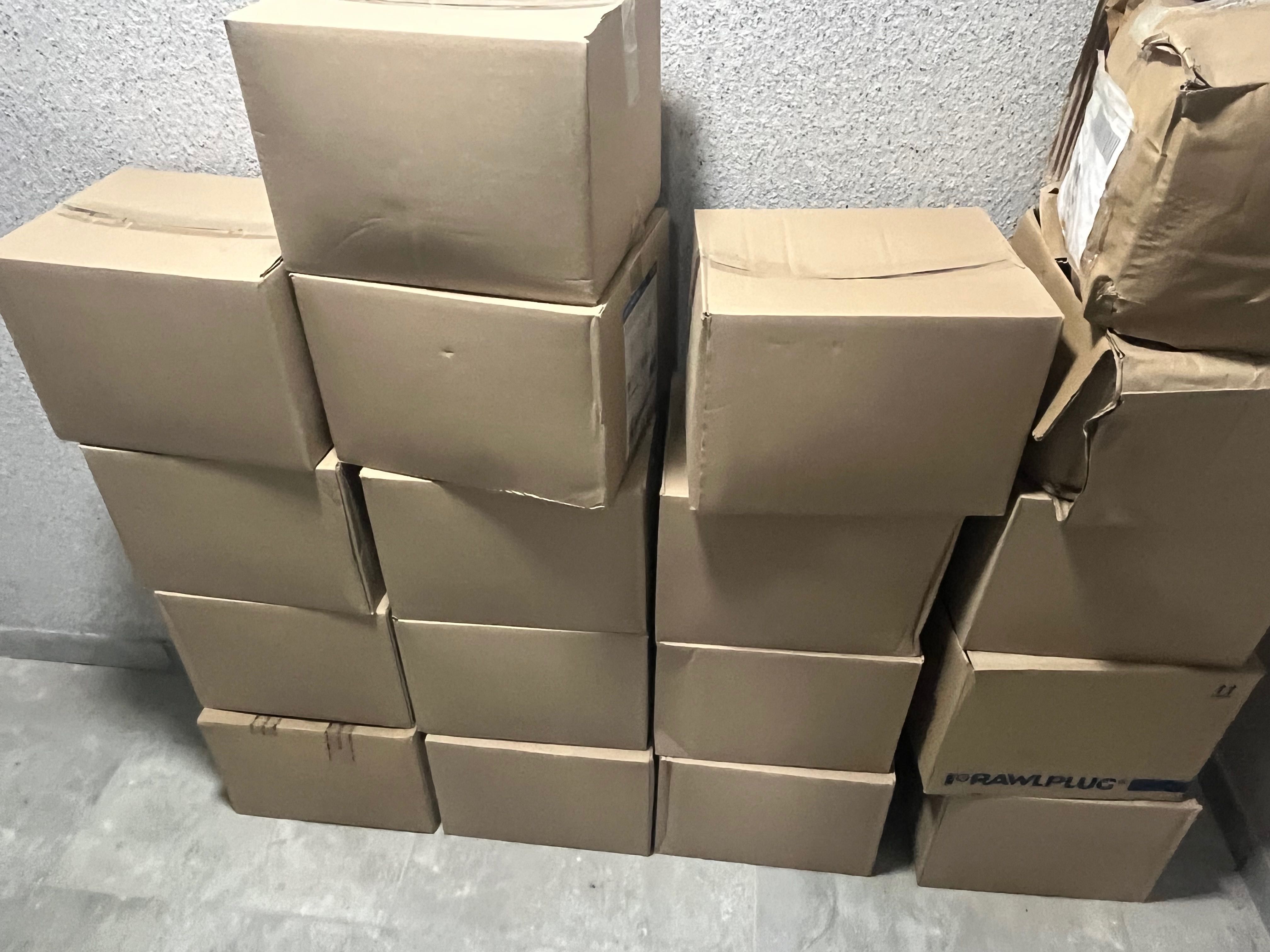 Rawlplug tuleje dachowe R-GOK-II dwa wymiary - pozostałości po dachu