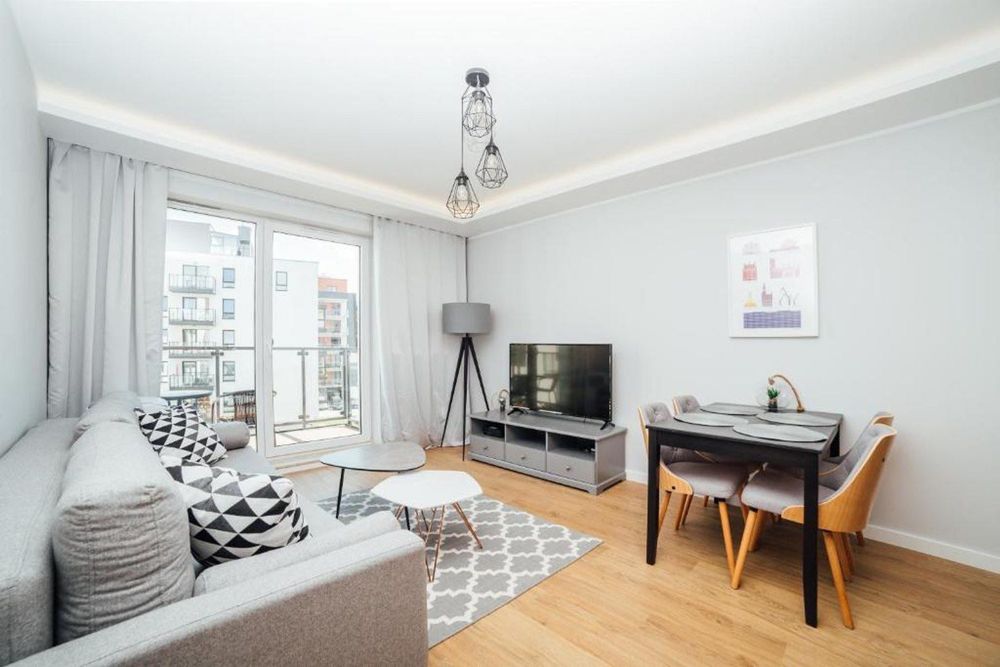 Mieszkanie w Centrum, z dużym balkonem. Ochrona!