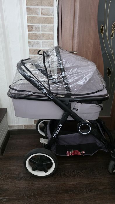 Дитяча коляска в гарному стані