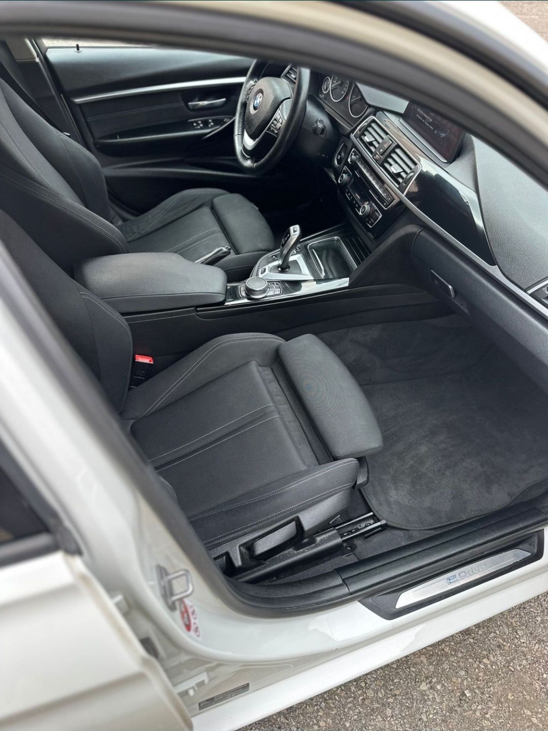 BMW 330e nacional