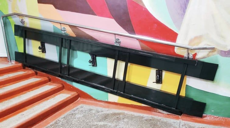 Пандус для маломобільних людей