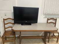 Mesa e cadeiras
