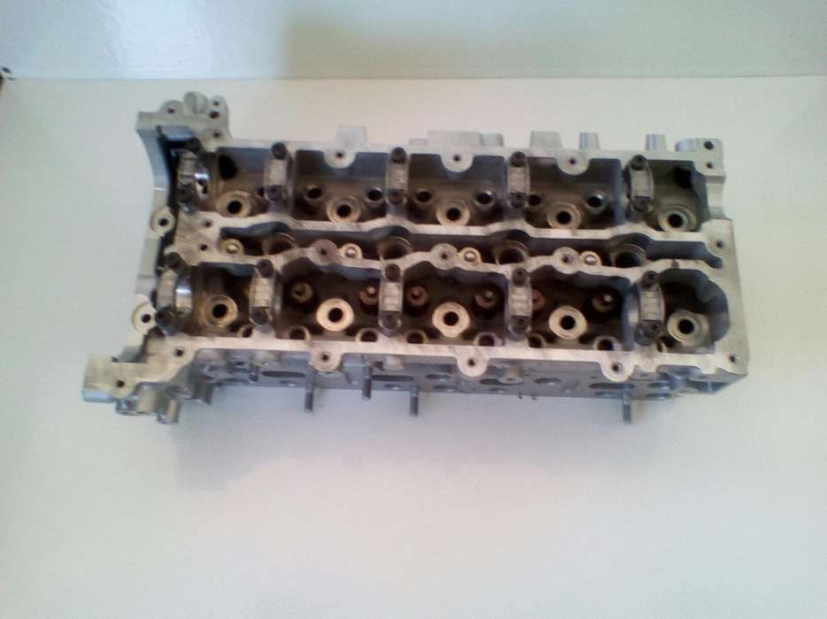 Cabeca de motor Mercedes Sprinter 2.2 DCI e outro