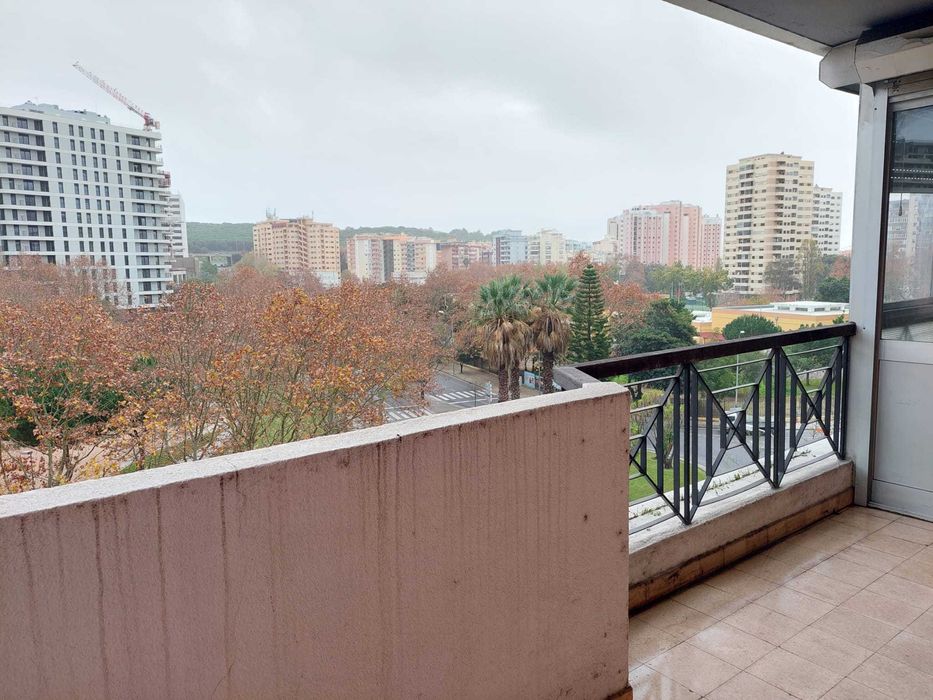 Elegante Apartamento T4 para venda em Miraflores (Algés - Oeiras)