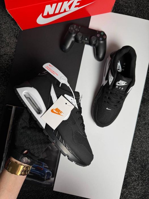 Чоловічі кросівки найк аір макс Nike Air Max IVO Black White [41-45]