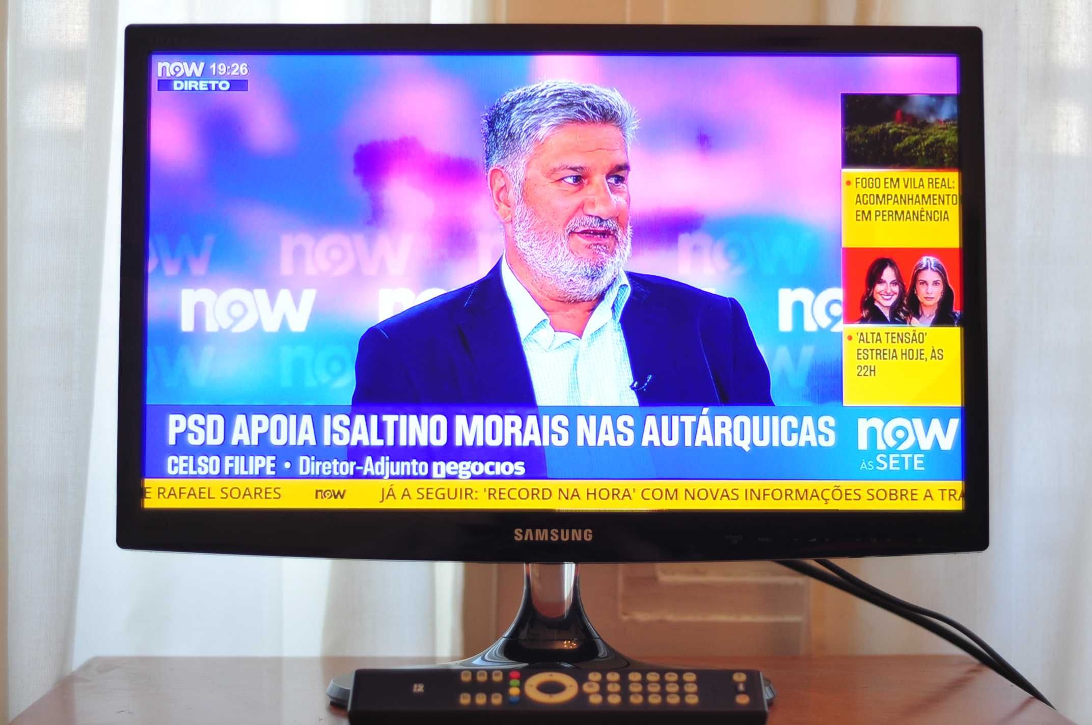 televisão Samsung LED Full HD 22" impecável