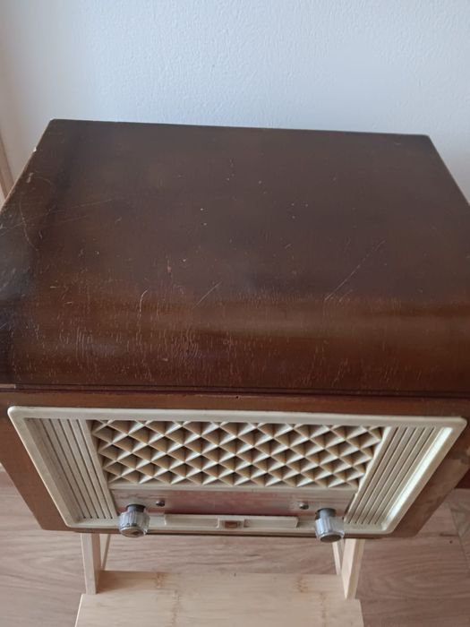 Rádio gira disco antigo