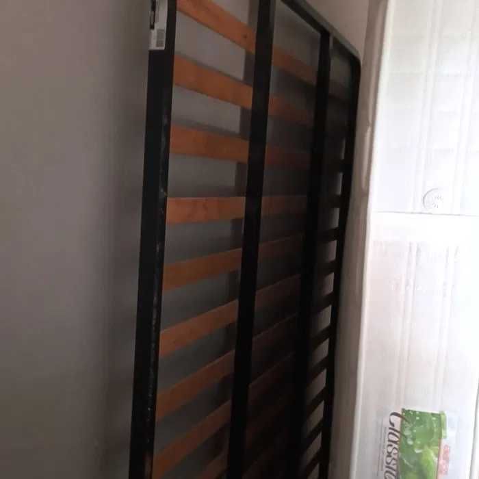 Colchão + estrado em ótimo estado