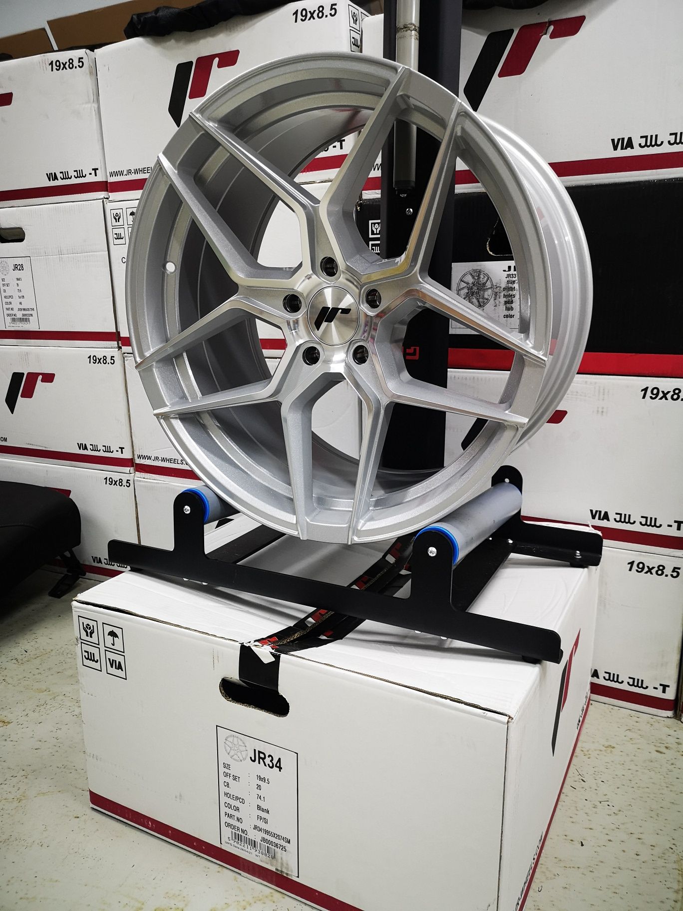 Felgi Japan Racing JR34 19" 19x8,5" 19x9,5" Kia Stinger GT