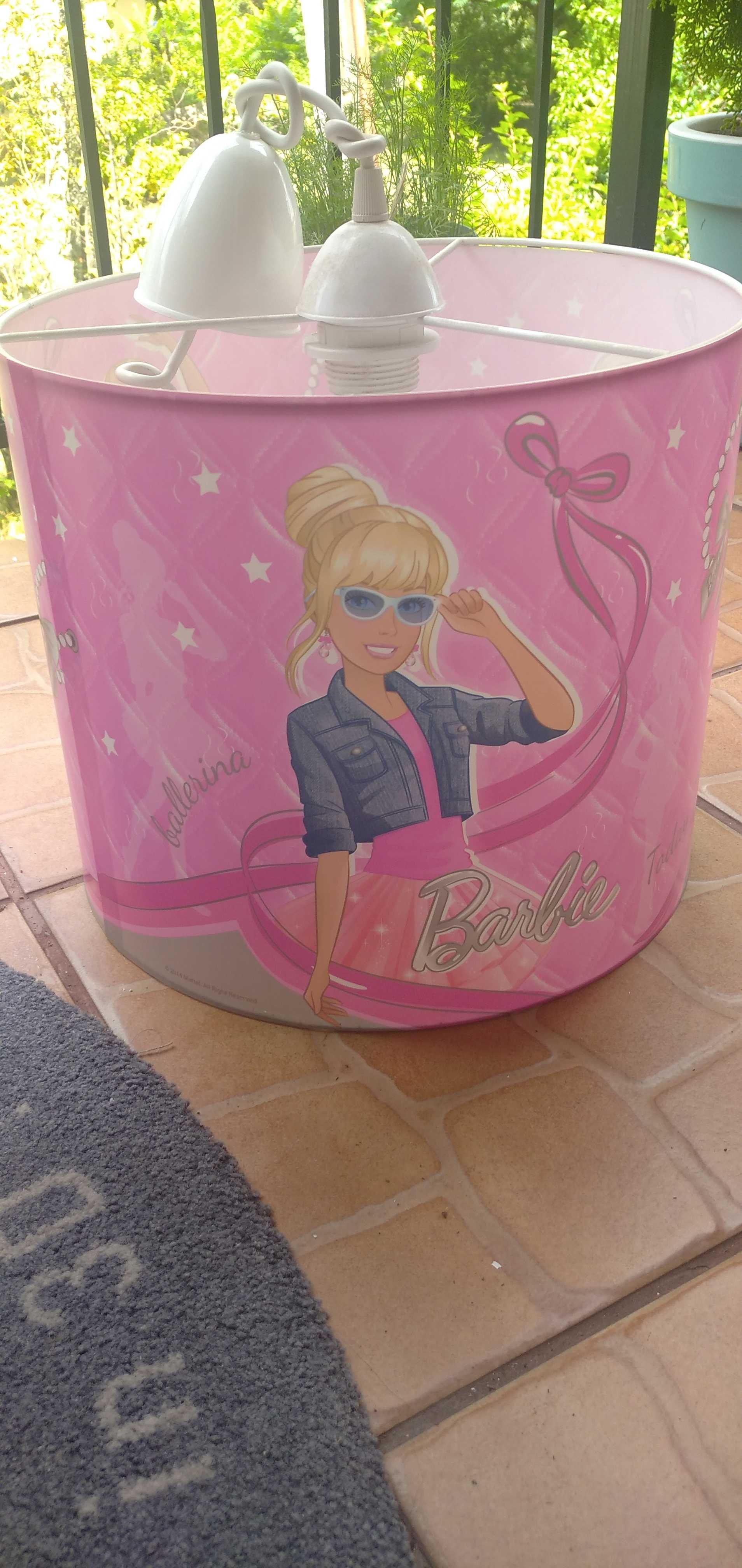 Sprzedam śliczny żyrandol wiszący Barbie.