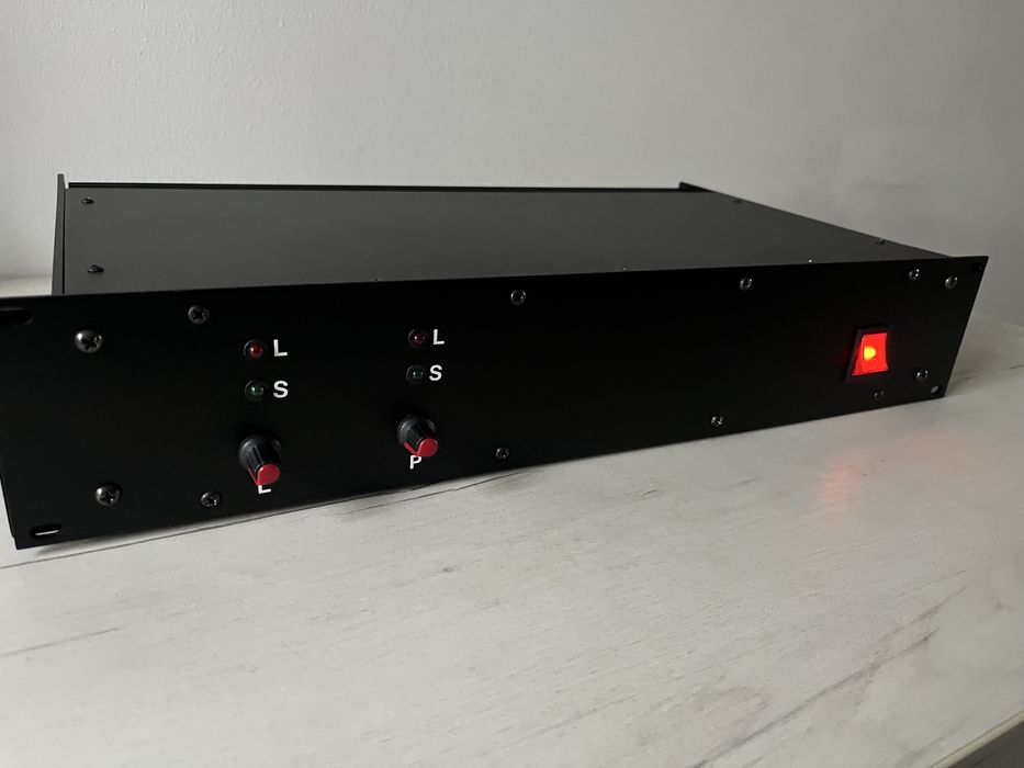 Studyjna końcówka mocy 2x75W BLACK