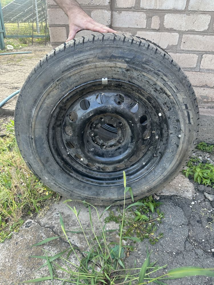 Проадется колесо шина