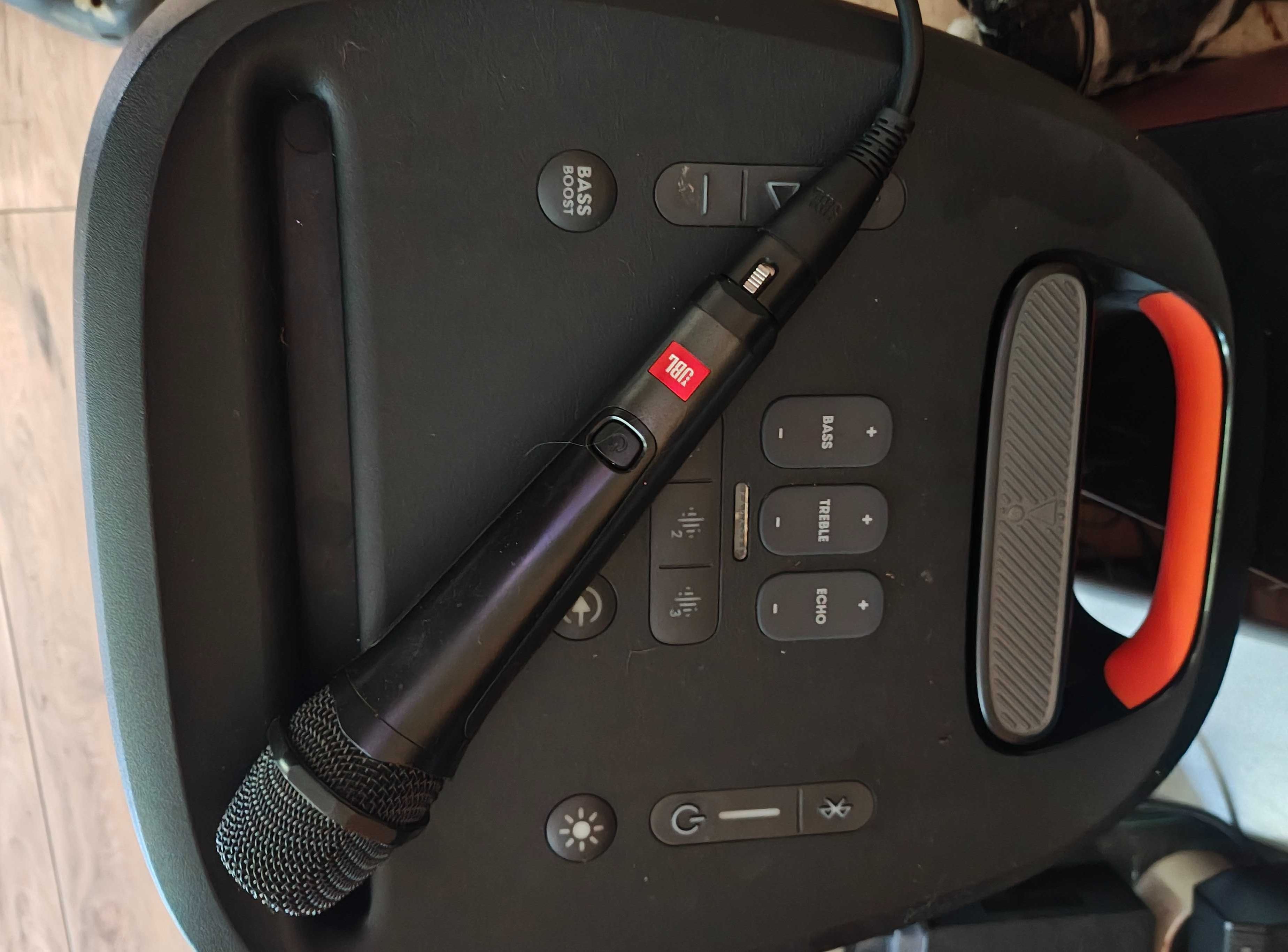 JBL PartyBox 310 plus JBL mikrofon