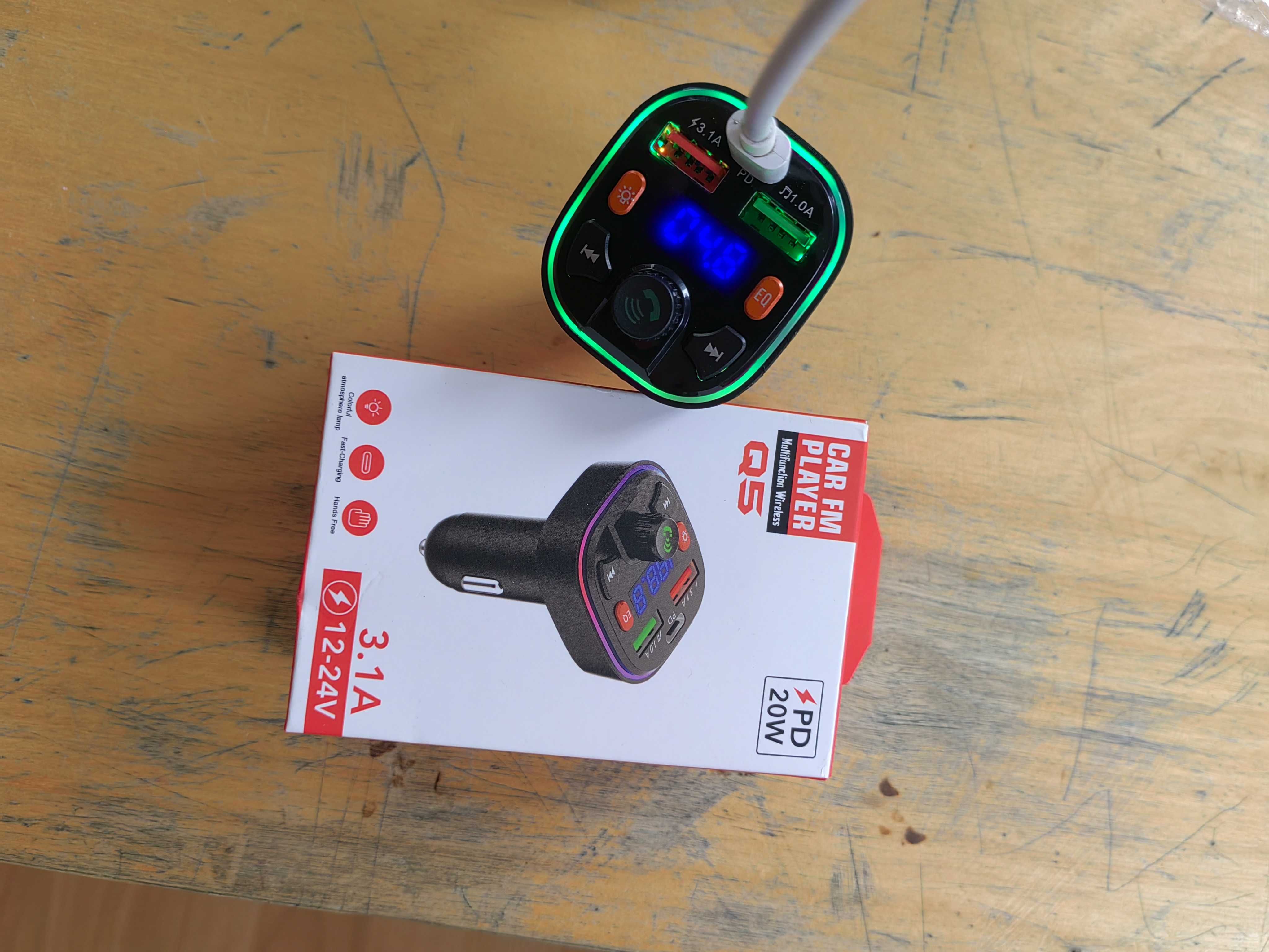Transmiter samochodowy bluetooth USB Led