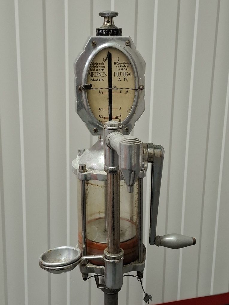 Medidor de azeite antigo
