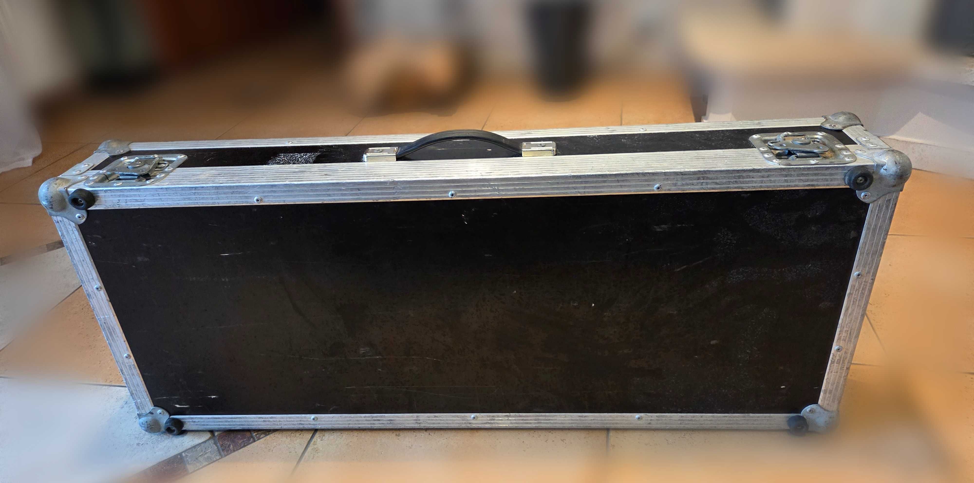 ROLAND Juno Di + case