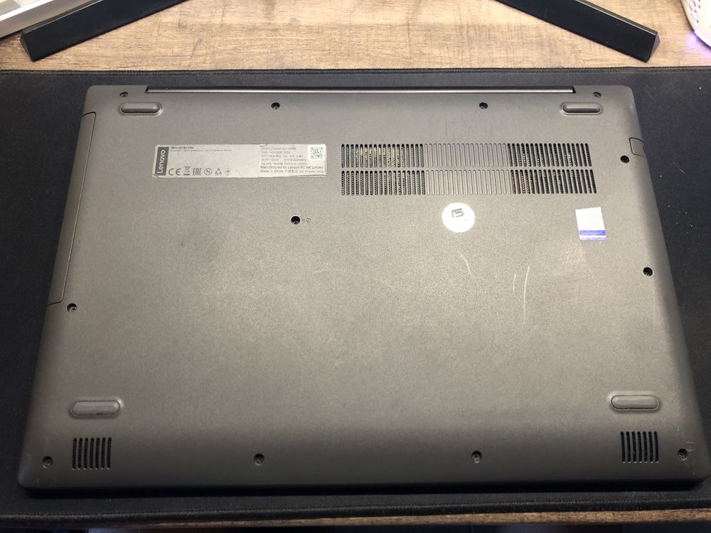 IDEAPAD 330-15ARR R5 2500U VEGA 8 8GB 256 SSD WIN 10 gratis torba